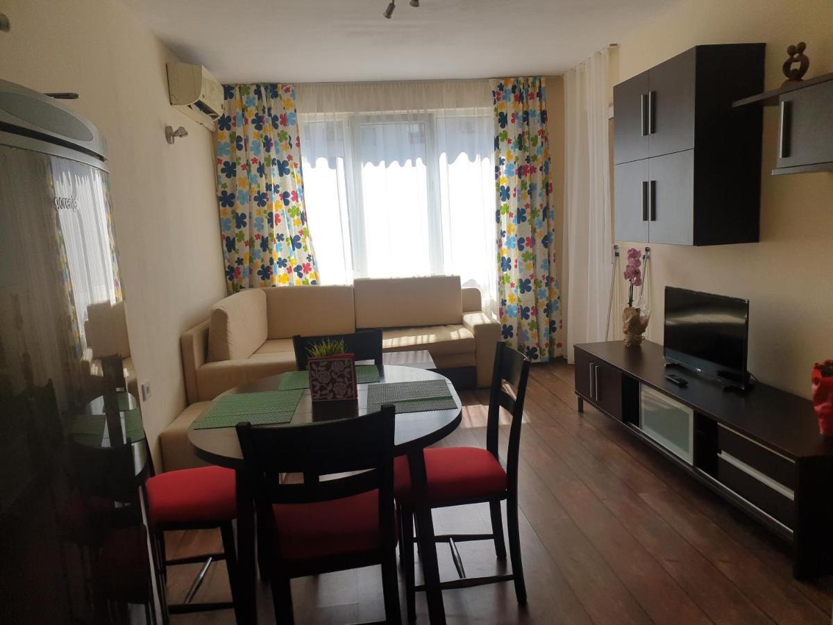 Sunny Apartment Burgas City Exteriér fotografie